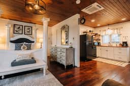 Golden Valley Cottage