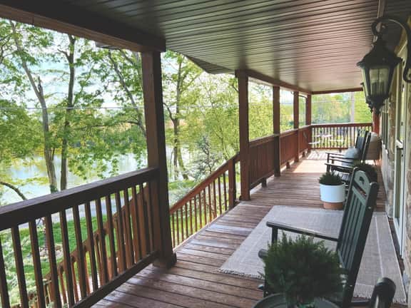 Lazy Bass Lodge